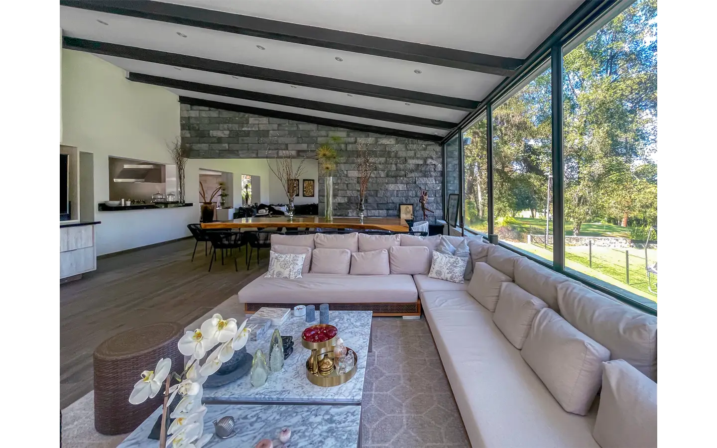 Casa en venta en Valle de Bravo Niddum Inmobiliaria