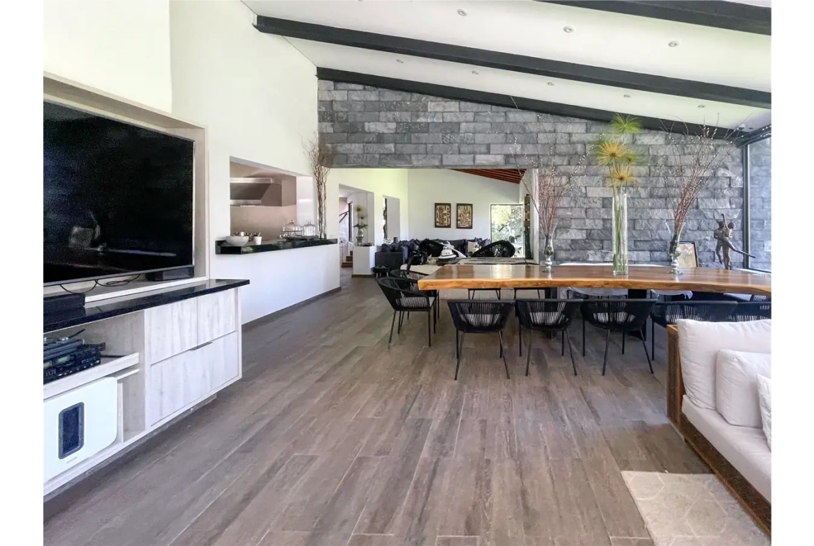 Casa en venta en Valle de Bravo Niddum Inmobiliaria