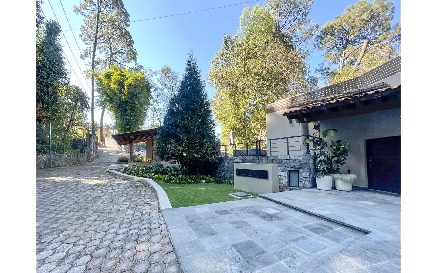 Casa en venta en Valle de Bravo Niddum Inmobiliaria